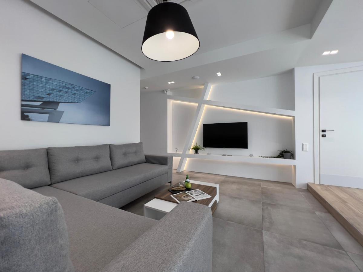 The Dazzling Glimpse Acropolis Suites เอเธนส์ ภายนอก รูปภาพ